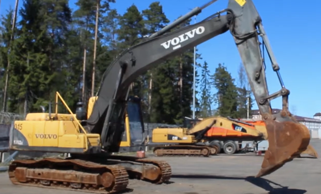 экскаватор Volvo EC170